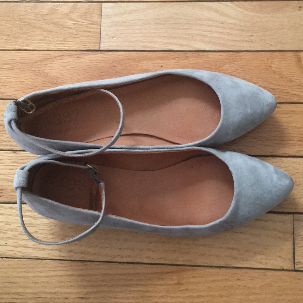 Madewell light grey suede kitten heel dress shoes